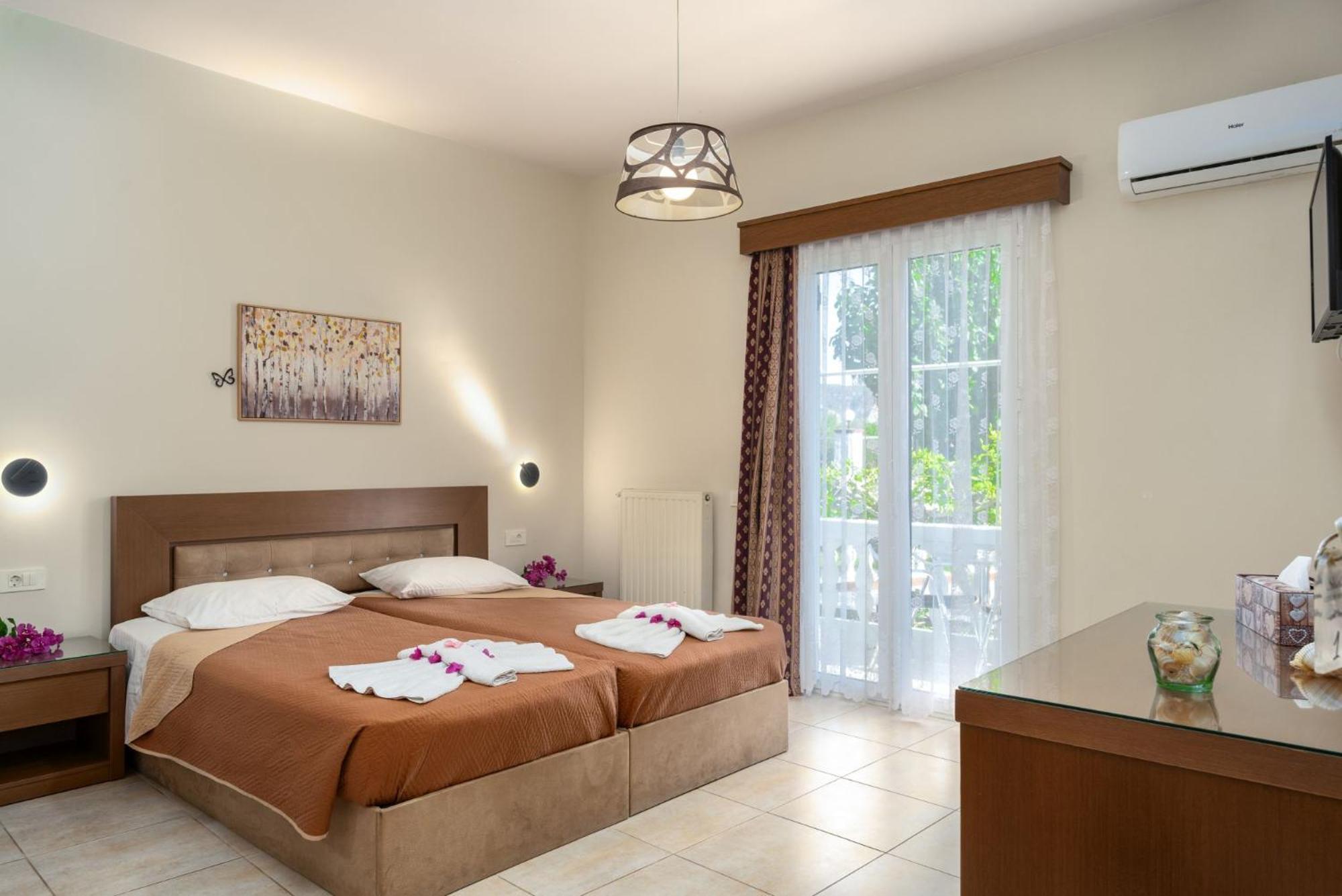 Stathis Beachfront Luxury Rooms Kalamákion Exteriér fotografie