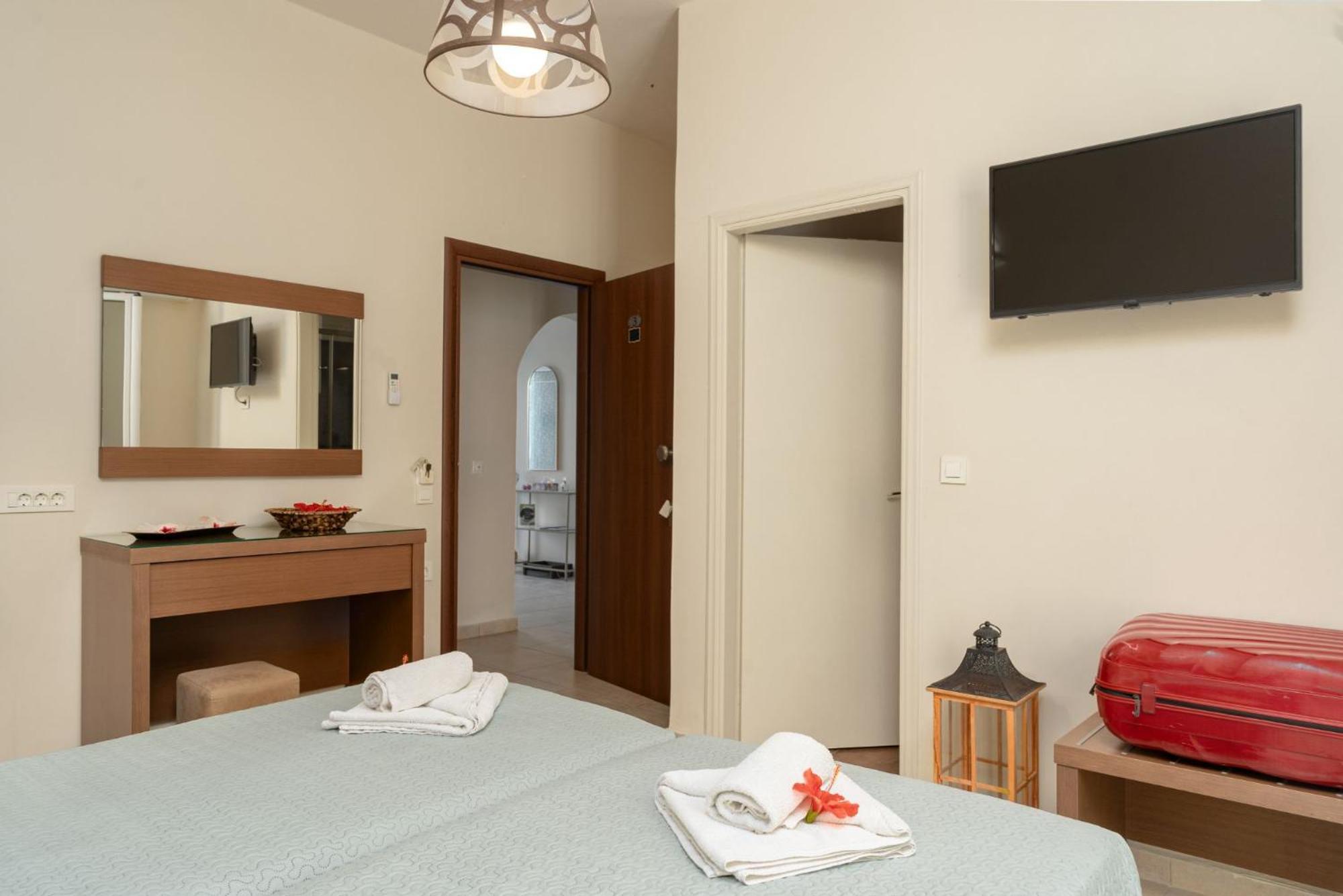 Stathis Beachfront Luxury Rooms Kalamákion Exteriér fotografie