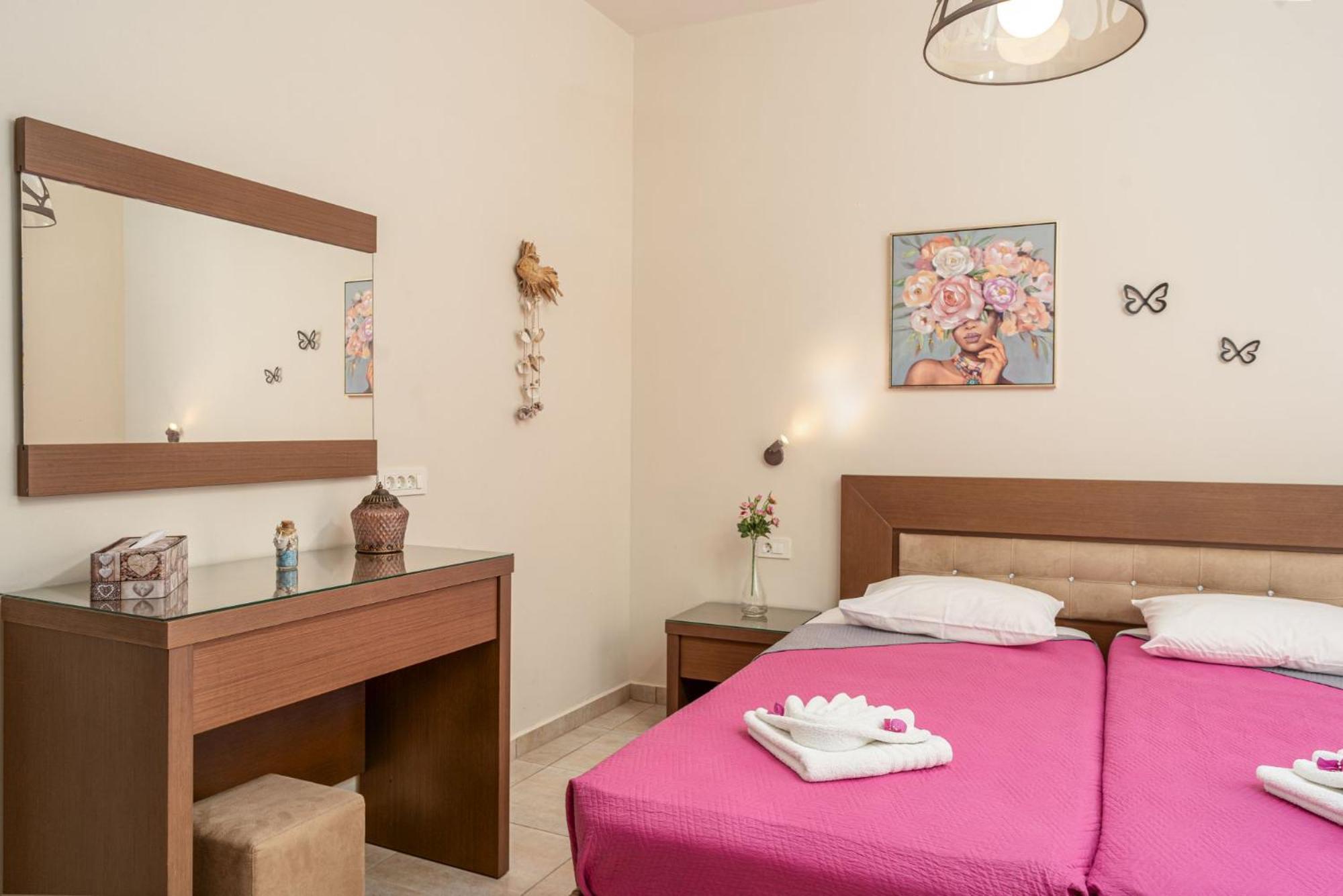 Stathis Beachfront Luxury Rooms Kalamákion Pokoj fotografie