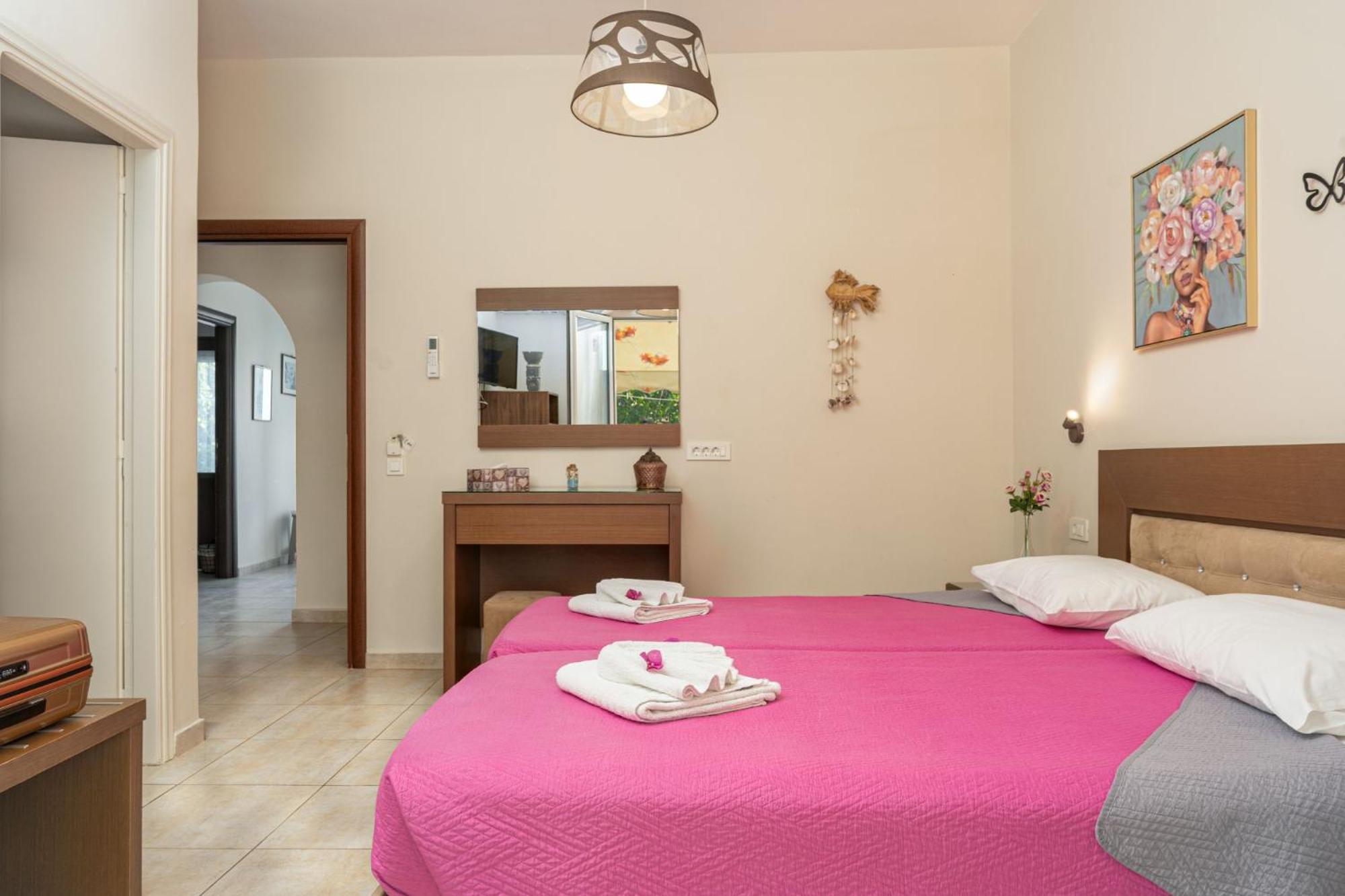 Stathis Beachfront Luxury Rooms Kalamákion Pokoj fotografie