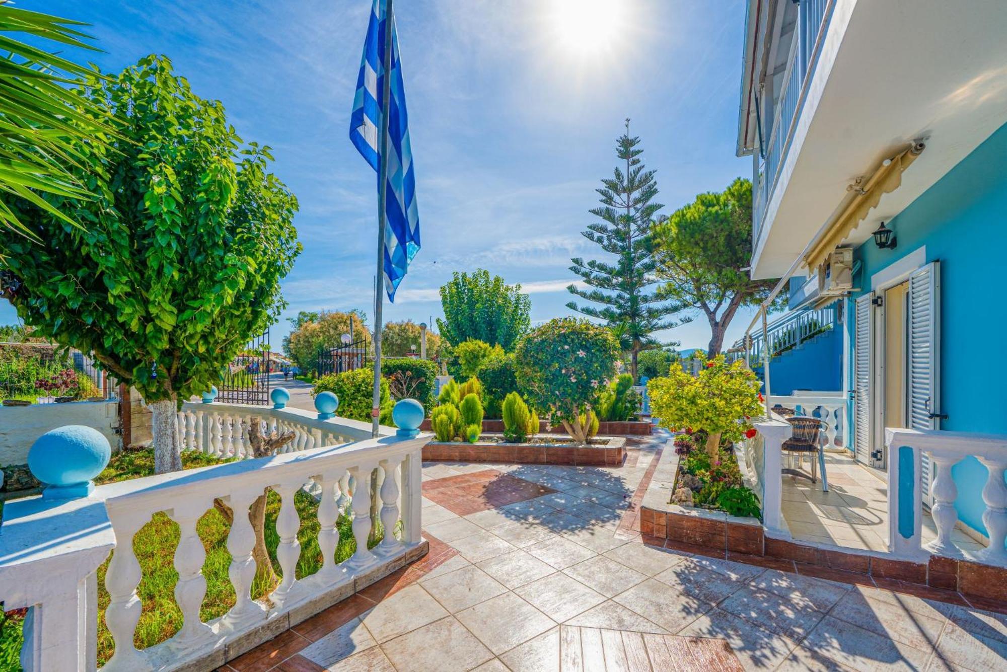 Stathis Beachfront Luxury Rooms Kalamákion Exteriér fotografie